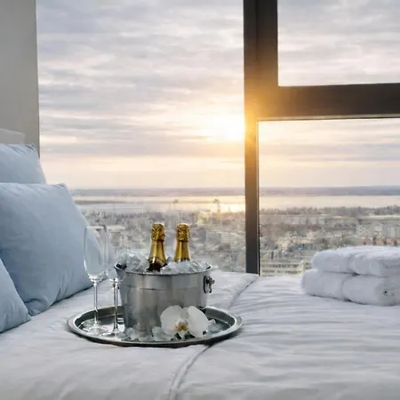 Lägenhet Hanza Tower White Sky 24 Jacuzzi & Pool & *