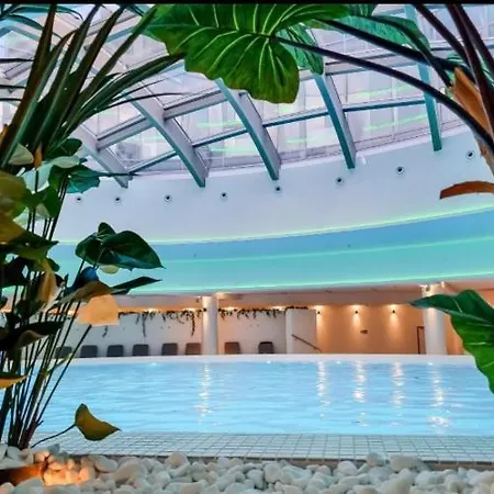 アパート Hanza Tower White Sky 24 Jacuzzi & Pool & シュチェチン