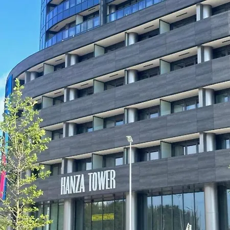Hanza Tower White Sky 24 Jacuzzi & Pool & *