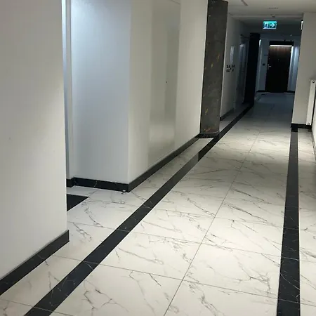 Hanza Tower White Sky 24 Jacuzzi & Pool & Lägenhet *