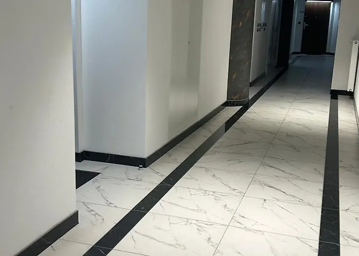 Hanza Tower White Sky 24 Jacuzzi & Pool & Lägenhet *